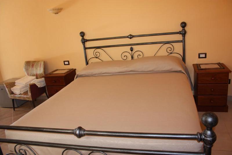 Agriturismo Ghiritina Francavilla di Sicilia Ruang foto